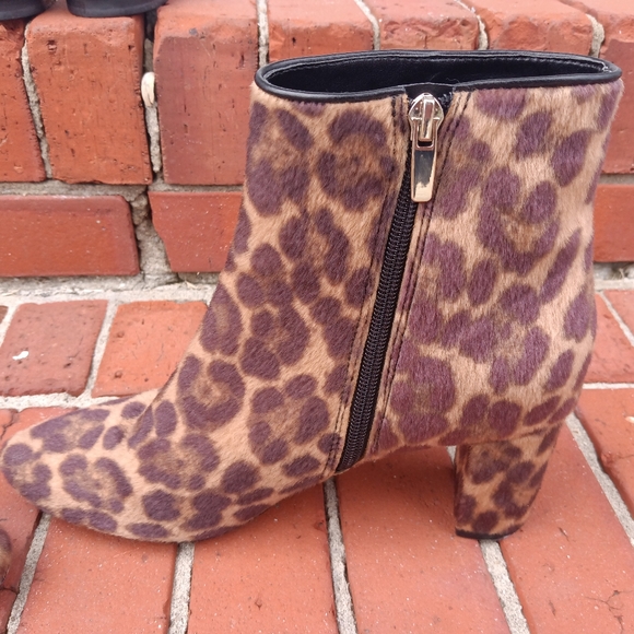 Nine West Brown & Tan Leopard Faux Fur Ankle Booties Women's Size 7.5 - Picture 11 of 14
